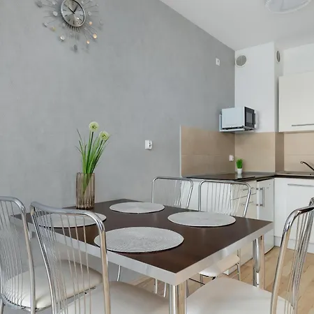 Appartamento Klimatyzowane Z Balkonami We Wladyslawowie By Renters *